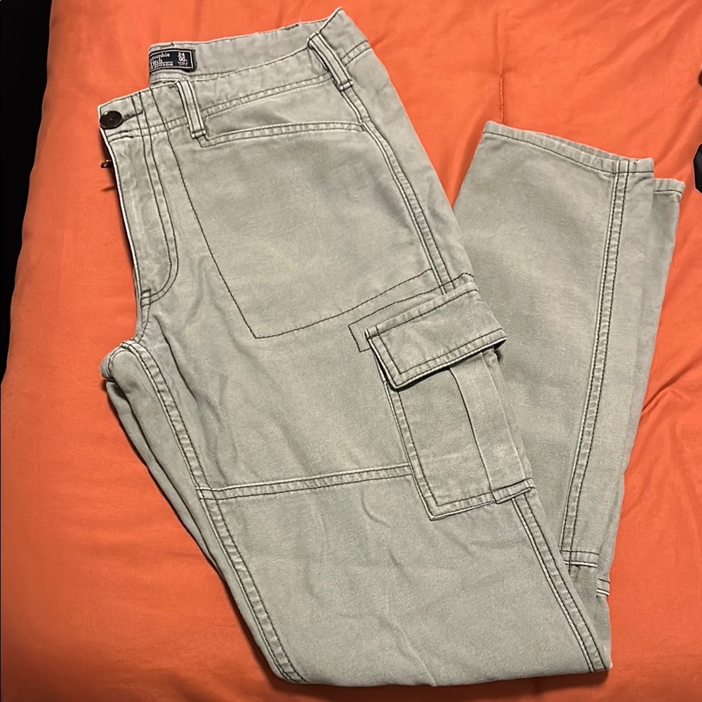 Women’s Abercrombie & Fitch Green Straight Leg Cargo Pants